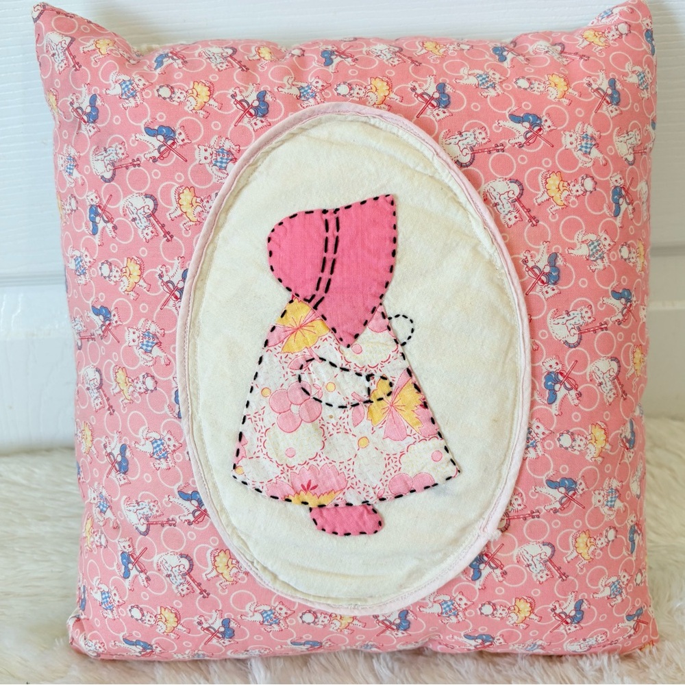 Vintage 70s Handmade SUNBONNET SUE Throw pillow 12”x11”